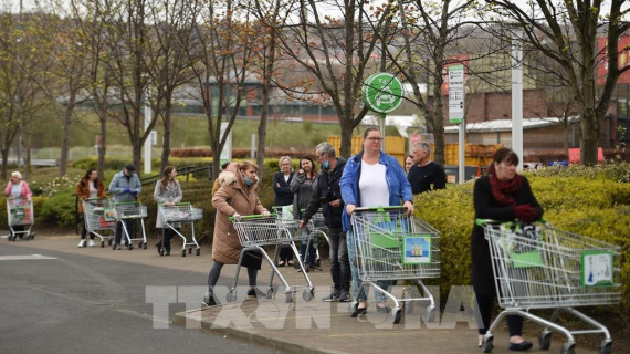 Anh: Khủng hoảng chi phí sinh hoạt có thể đẩy nhiều gia đình trung lưu vào nghèo đói