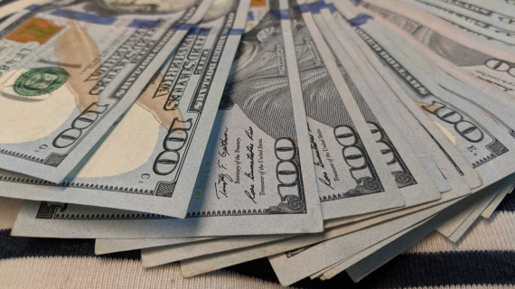 Dự trữ ngoại tệ toàn cầu giảm sâu khi loạt quốc gia phải cứu đồng nội tệ