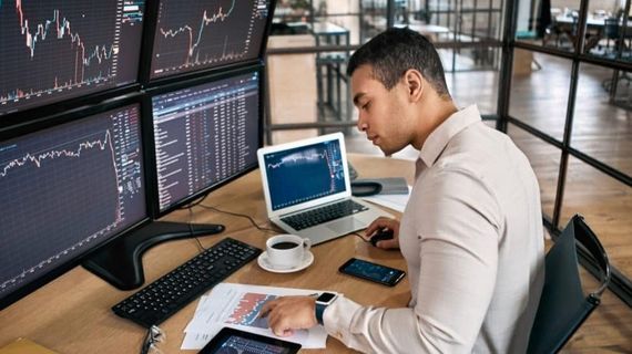 Nhà đầu tư nước ngoài mua mạnh nhất kể từ đầu năm, VN-Index bứt phá