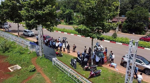 Các ngân hàng đã “bơm” bao nhiêu tiền vào bất động sản trong một năm qua?