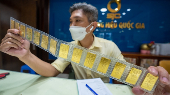 Phản ứng của giá vàng SJC khi vàng thế giới lên đỉnh 7 tháng