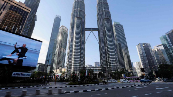 Gánh nặng trả lãi 13 nghìn tỷ USD của các nước trên thế giới