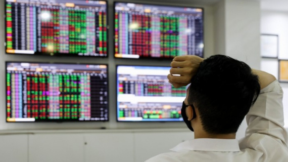 VNDirect: Giá cổ phiếu bất động sản có thể còn nhiều áp lực trong 3-6 tháng tới