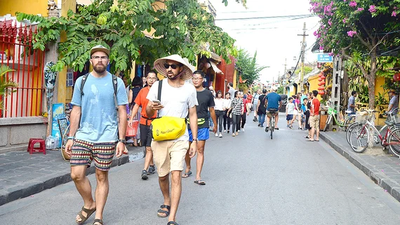 Nới chính sách visa: Cơ hội vàng để thu hút khách du lịch quốc tế