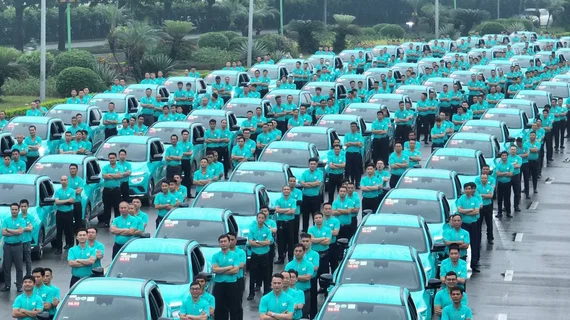 Cước phí sử dụng taxi điện Xanh SM ra sao so với taxi truyền thống và Grab?