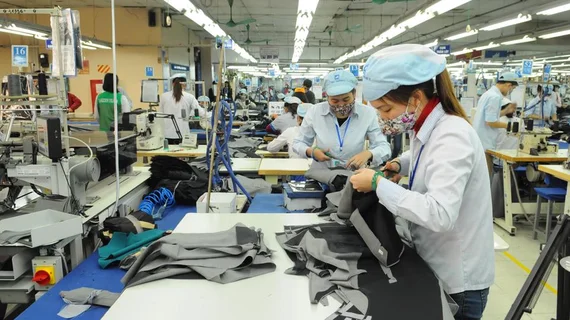 Doanh nghiệp dệt may xoay xở giữ người lao động khi giảm đơn hàng