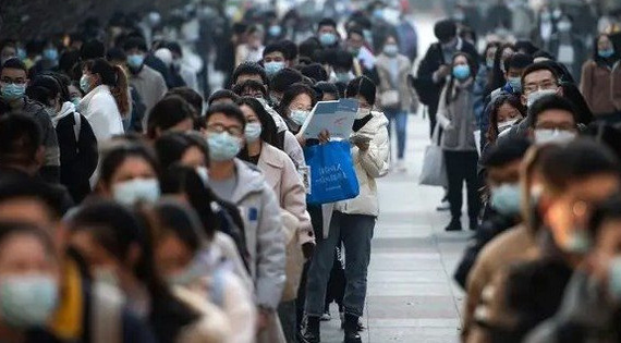 Thất nghiệp quá nhiều, Trung Quốc gửi 300.000 lao động trẻ về quê...chăn bò