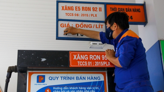 Giá xăng giảm hơn 1.000 đồng mỗi lít