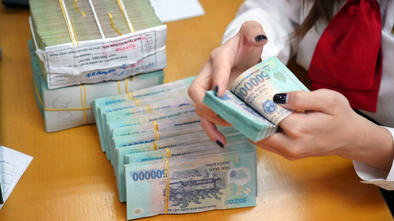 Lãi suất huy động tiếp tục giảm sau quyết định dồn dập của Ngân hàng Nhà nước