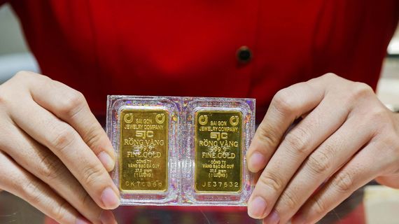 Tỷ giá USD tăng mạnh, nhà đầu tư 