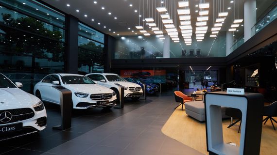 Lợi nhuận của nhà phân phối xe Mercedes-Benz giảm 97% trong quý II/2023
