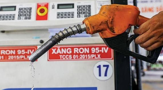Giá xăng dầu tiếp tục tăng, dầu diesel tăng 1.800 đồng/lít