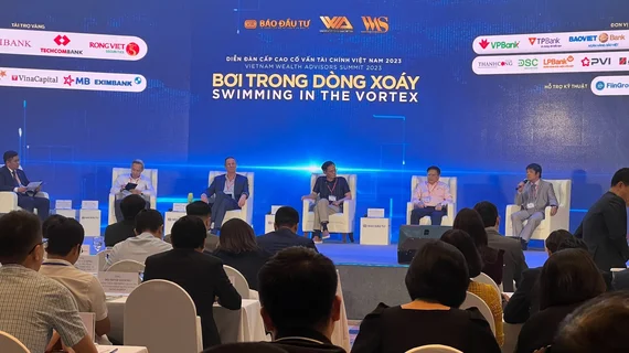 Nhận diện thách thức kinh tế Việt Nam đối mặt trong “vòng xoáy” khó khăn của toàn cầu