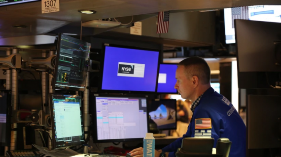 S&P 500 và Dow Jones xác lập các mức cao kỷ lục mới
