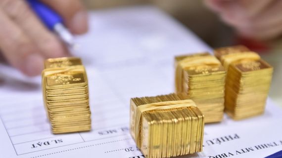 Giá vàng SJC bật tăng, giá bán USD giảm phiên đầu tuần