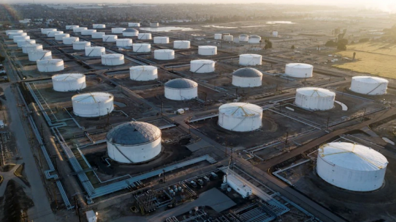 Giá dầu có thể giảm 20% nếu Mỹ thực thi chính sách thuế quan mới