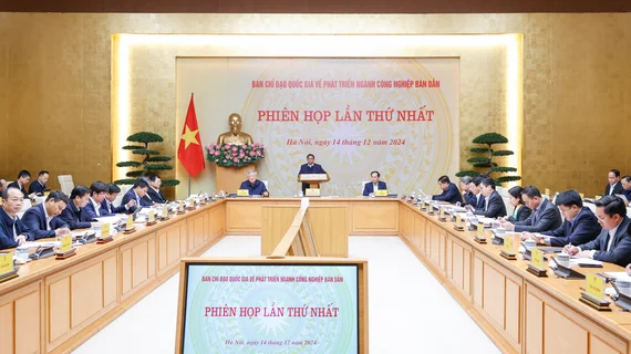 Thủ tướng: Phát triển công nghiệp bán dẫn là lựa chọn chiến lược, ưu tiên hàng đầu