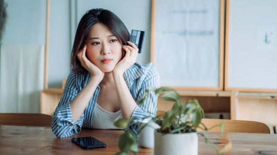 Mua hàng trả góp lãi suất 0% qua thẻ tín dụng: Liệu có thực sự là món hời?