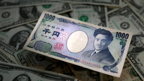 Mất mốc 155 yên đổi 1 USD, đồng tiền Nhật Bản chạm mức thấp nhất trong 34 năm