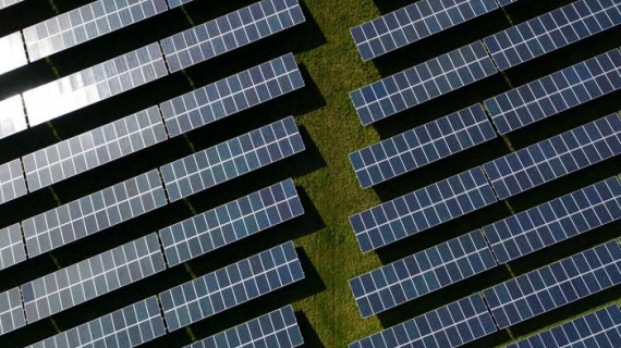 Pin mặt trời siêu rẻ Trung Quốc tràn ngập khắp thế giới đang đẩy giá kim loại này bùng nổ, tăng nóng không kém gì vàng