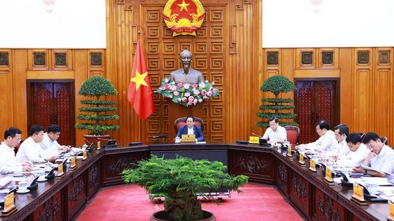 Thủ tướng: Phấn đấu giảm 1-2% lãi suất cho vay, hoàn thành thanh tra thị trường vàng trong tháng 5
