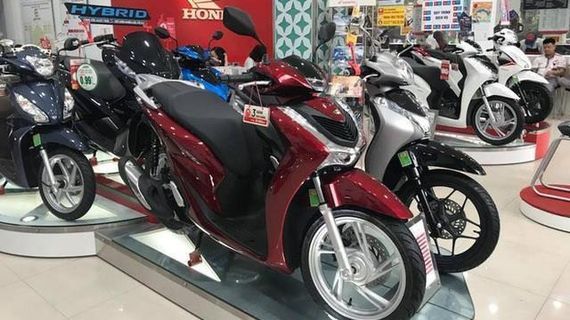 Cuộc khủng hoảng trên thị trường xe máy Việt: Doanh số bán hàng trượt dài bất chấp nỗ lực giảm giá