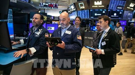 Chỉ số S&P 500 và Nasdaq nối dài chuỗi kỷ lục