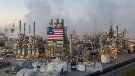 Giá dầu thế giới chấm dứt ba phiên giảm liên tiếp