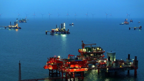 Châu Á: Dầu giảm nhẹ, giá vàng tăng, chứng khoán biến động trái chiều