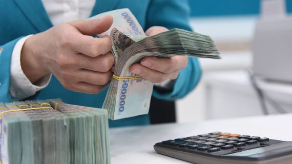 Ngân hàng vẫn đổ mạnh tiền cho vay bất động sản