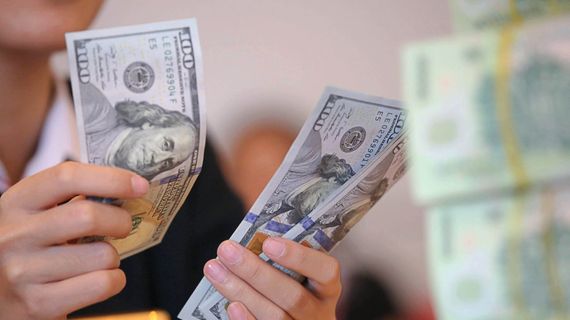 Giá vàng “bất động”, đồng USD giao dịch trái chiều