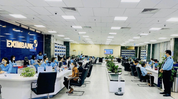 Một doanh nghiệp rút khỏi nhóm sở hữu trên 1% vốn Eximbank