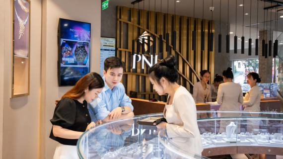 PNJ báo lãi gần 1.300 tỷ đồng, tiếp tục tăng số lượng cửa hàng