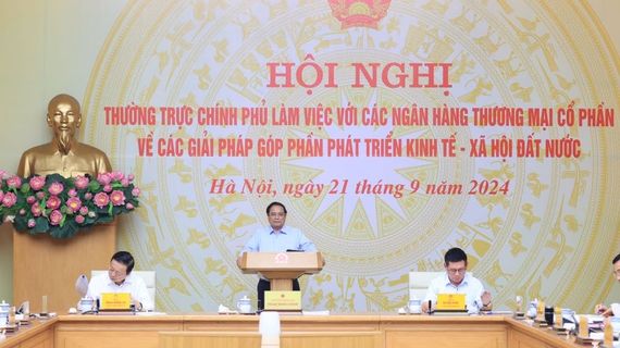 Thủ tướng đề nghị các ngân hàng hiến kế về lãi suất, tăng trưởng tín dụng