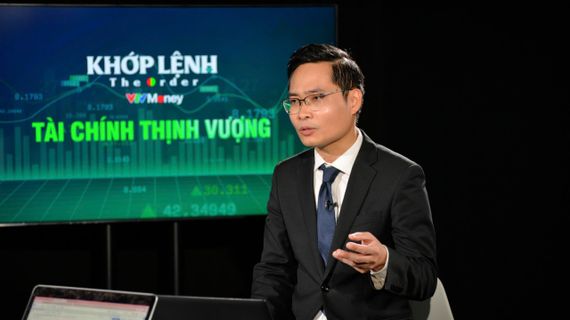 “Thị trường chứng khoán khả năng sẽ lình xình trong 3-6 tháng tới, chưa thể có uptrend thế kỷ ngay”