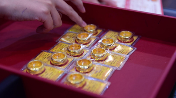 Vàng miếng SJC vọt lên ngưỡng 83,5 triệu đồng mỗi lượng, vàng nhẫn đổ xô mọi kỷ lục