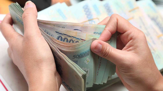 Thu nhập của CEO bất động sản, chứng khoán, bảo hiểm vượt trội nhiều nhóm ngành