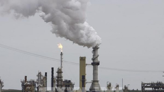 Giá dầu giảm trước kế hoạch thuế quan và năng lượng của ông Trump