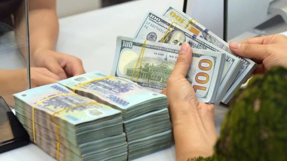 Giá USD tại ngân hàng đảo chiều tăng mạnh