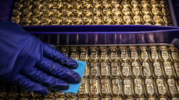 Các nhà đầu tư vẫn tin tưởng vào vàng