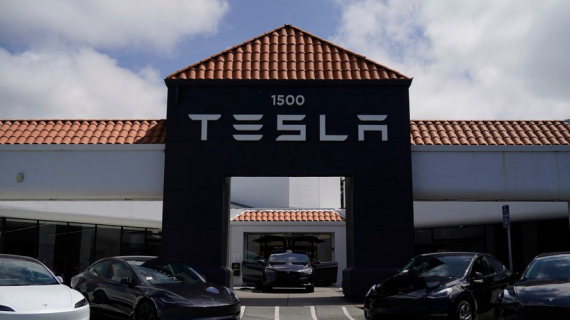 Cổ phiếu Tesla được định giá dựa trên giấc mơ về AI, robot hơn là thực tế