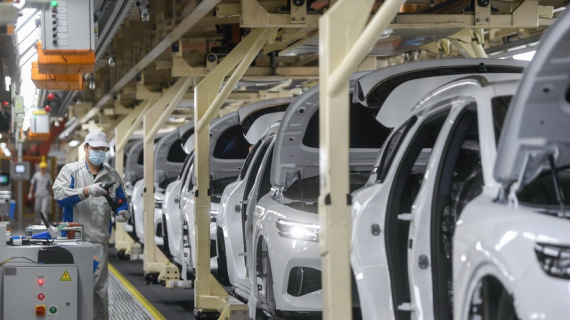 Trung Quốc Loại Xe Điện Khỏi Kế Hoạch 5 Năm 2026-2030