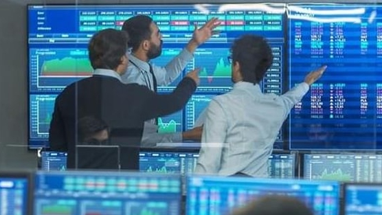 Phiên 7/10: Khối ngoại tiếp đà bán ròng hơn nghìn tỷ, ngược chiều tung 260 tỷ 