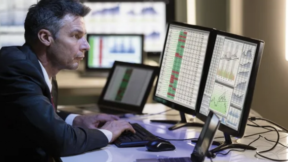 Khối ngoại bán ròng kỷ lục hơn 131.000 tỷ đồng, áp lực khi nào kết thúc?