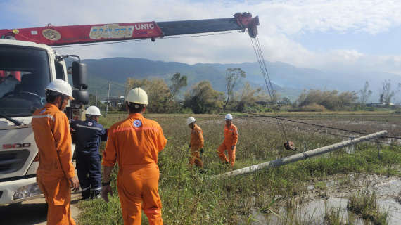 EVNGENCO3 huy động lực lượng hỗ trợ khẩn cấp miền Trung sau bão số 12 và 13