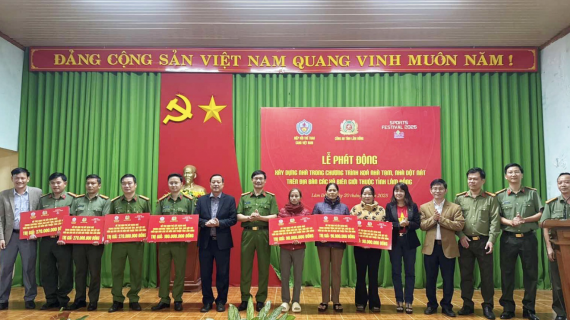 NovaGroup và Hiệp hội Thể thao Công an Nhân dân trao tặng kinh phí xây dựng nhà ở cho người dân có hoàn cảnh khó khăn