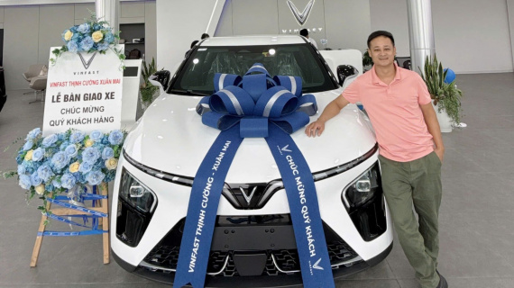 Chủ xe VinFast VF 7: “Yêu từ cái nhìn đầu tiên, khả năng vận hành thuyết phục tuyệt đối”