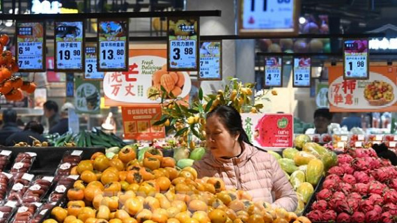 Trung Quốc: Lạm phát tiêu dùng lập đỉnh, giá sản xuất giảm sâu