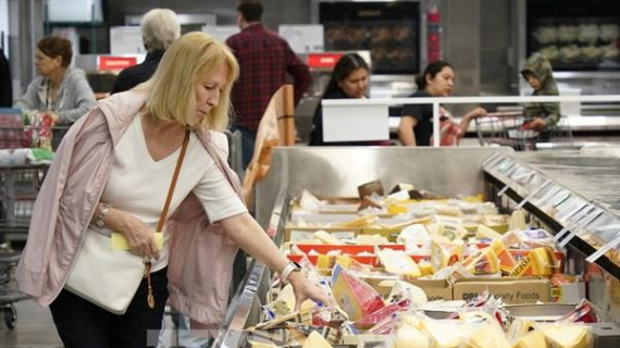 Kinh tế Mỹ tăng trưởng mạnh hơn dự đoán nhờ chi tiêu tiêu dùng mạnh mẽ