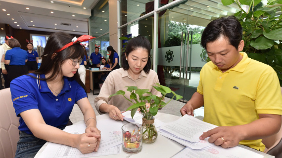 Lãi suất điều chỉnh tăng cuối năm, thị trường bất động sản có “đóng băng” nhu cầu?